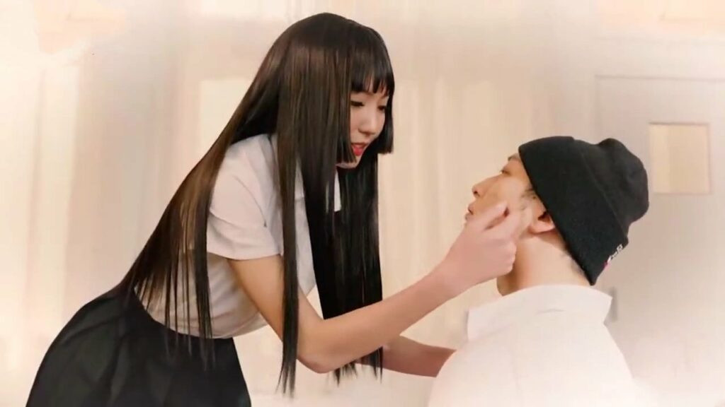 Giấc mơ sung sướng của cậu học trò khi được cô bạn học khoa khôi thỏa mãn